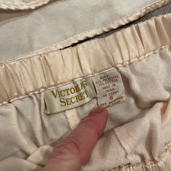 Vintage Victoria’s Secret Gold label 2 piece pajama set - Picture 9 of 12